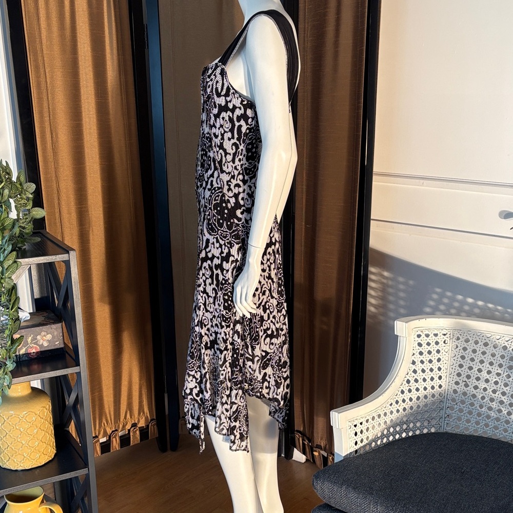 Elegant Black and White Patterned Dress From The Joseph Ribkoff Collection - Picture 3 of 5